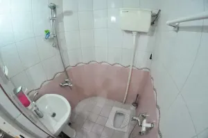 هتل آپارتمان فرزانه مشهد -  سرویس بهداشتی و حمام