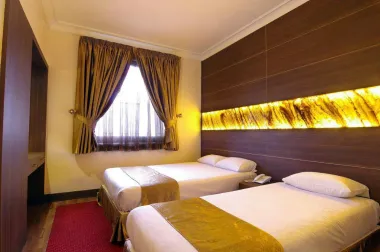 هتل آپارتمان مهر مشهد - اتاق ۳ تخته (۱ تخت ۲ نفره و ۱ تخت ۱ نفره)    