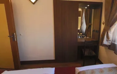 هتل آپارتمان مهر مشهد - میز آرایش