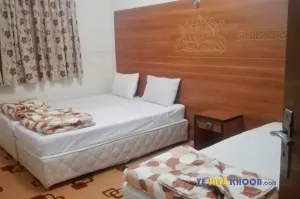 هتل آپارتمان والا مشهد - اتاق ۳ تخته (۱ تخت ۲ نفره و ۱ تخت ۱ نفره)    