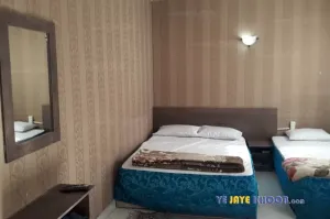 هتل آپارتمان پگاه مشهد - اتاق ۳ تخته (۱ تخت ۲ نفره و ۱ تخت ۱ نفره)    