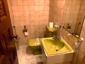 هتل آپارتمان گلشهر تهران - سرویس بهداشتی