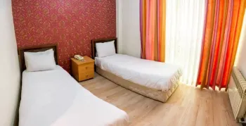 هتل آپارتمان یلدا مشهد - اتاق ۲ تخته (۲ تخت ۱ نفره)