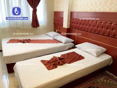 هتل ارگ مشهد - اتاق ۳ تخته (1 تخت 2 نفره و 1 تخت 1 نفره)