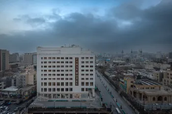 هتل بزرگ جهان مشهد - نمای بیرونی