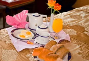 هتل بزرگ فردوسی تهران - سرویس پذیرایی و منوی صبحانه