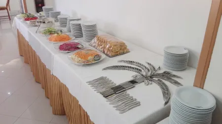 رستوران هتل بزرگ میثاق ملل مشهد - میز سالاد