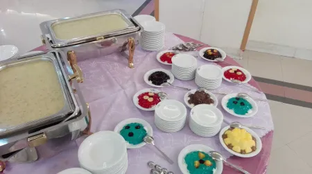 رستوران هتل بزرگ میثاق ملل مشهد - میز دسر