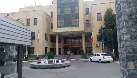 هتل بزرگ میثاق ملل مشهد - محوطه بیرونی