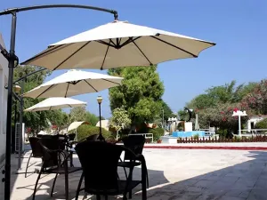 هتل تاپ رز کیش - فضای سبز