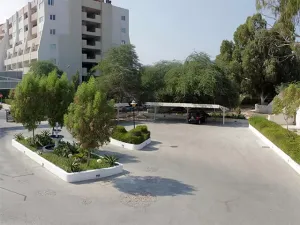هتل تاپ رز کیش - پارکینگ