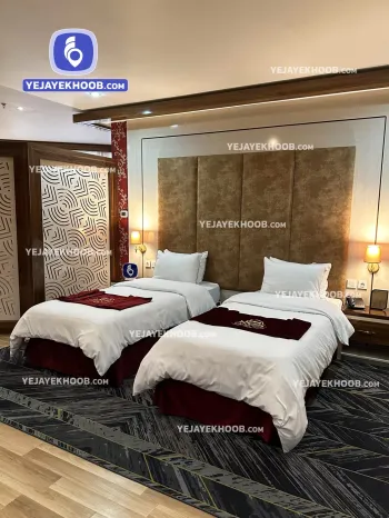 هتل تبرک مشهد - اتاق ۲ تخته (۲ تخت ۱ نفره)