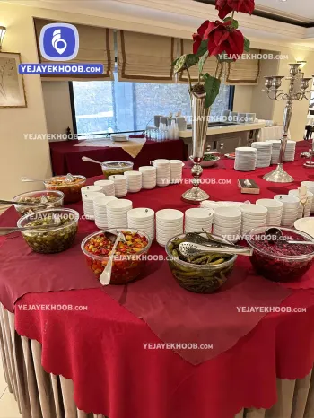 رستوران هتل جواد مشهد - میز ترشیجات