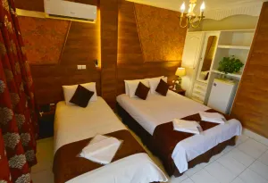 هتل حافظ شیراز - اتاق 3 تخته