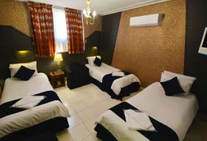 هتل حافظ شیراز - اتاق 3 تخته