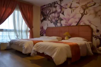 هتل خانه سبز مشهد - اتاق ۳ تخته (۱ تخت ۲ نفره و ۱ تخت ۱ نفره)    