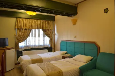 هتل خانه سبز مشهد - اتاق ۲ تخته (۲ تخت ۱ نفره)