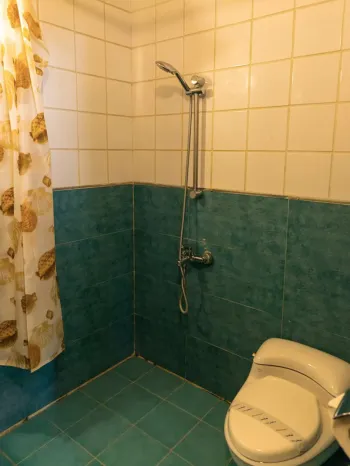 هتل خانه کشیش اصفهان - حمام و سرویس بهداشتی