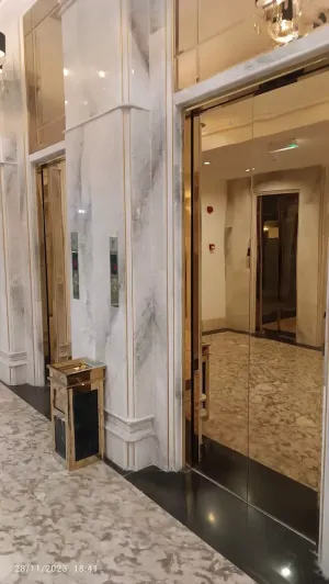 هتل رونا مشهد - آسانسور