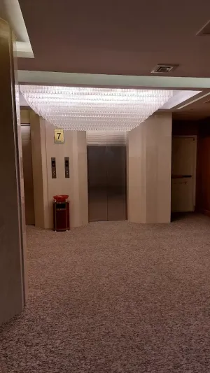 هتل رونا مشهد - آسانسور