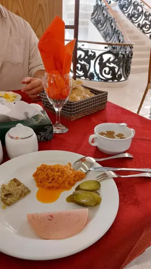 هتل رونا مشهد - صبحانه