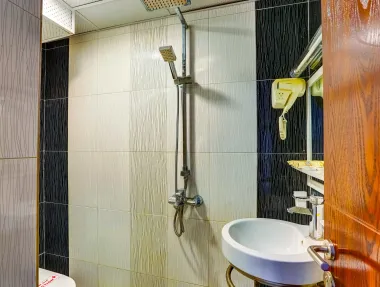 هتل ریحان قشم - سرویس بهداشتی و حمام 