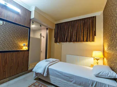 هتل زنده رود اصفهان - اتاق 1 تخته