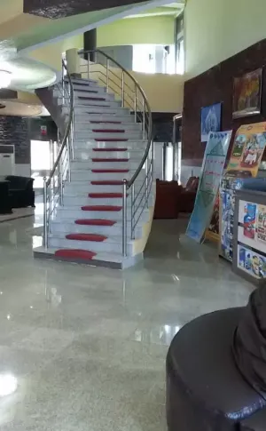 هتل ستاره طلایی کیش - راه پله