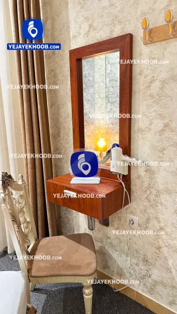 هتل سقا مشهد - امکانات اتاق (میز آرایش)