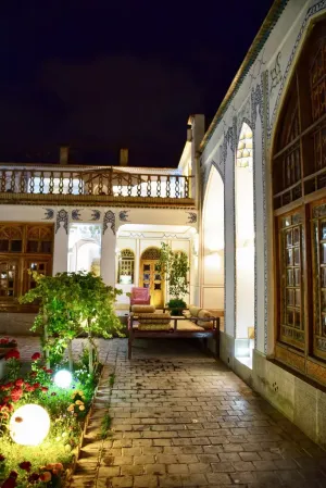 هتل سنتی اصفهان - نمای محوطه