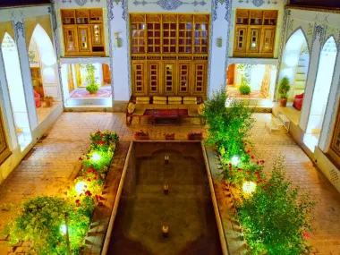 هتل سنتی اصفهان - نمای محوطه