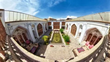 هتل سنتی اصفهان - نمای محوطه