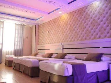 هتل سپاهان اصفهان - اتاق 4 تخته (1 تخت 2 نفره و 2 تخت 1 نفره)