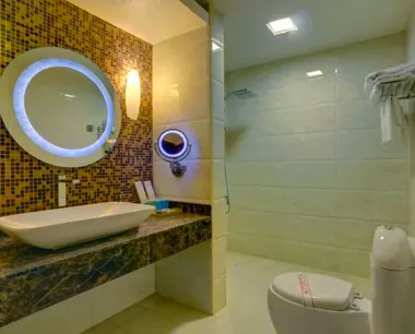 هتل شایگان کیش - حمام و سرویس بهداشتی