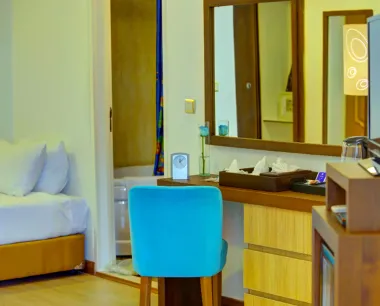 هتل شایگان کیش - میز آرایش