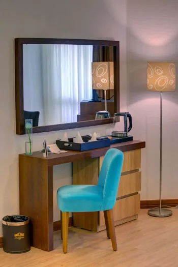 هتل شایگان کیش - میز آرایش