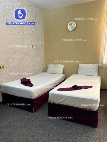 هتل شیراز مشهد - اتاق ۲ تخته (۲ تخت ۱ نفره)
