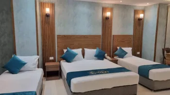 هتل صوفی اصفهان - اتاق 4 تخته (1 تخت 2 نفره و 2 تخت 1 نفره)