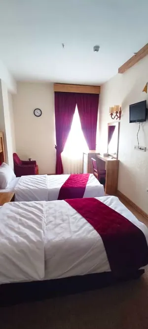 هتل طبرستان مشهد - اتاق ۲ تخته (۲ تخت ۱ نفره)