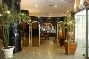 هتل فرهنگ و هنر مشهد - کافی شاپ