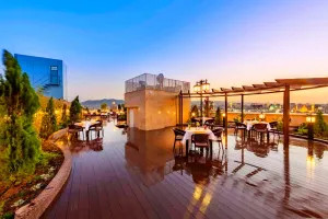 هتل مدینه الجواد مشهد - روف گاردن