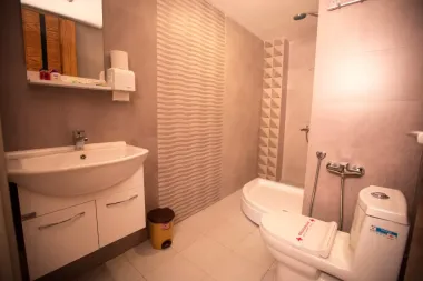 هتل مانی اصفهان - سرویس بهداشتی و حمام