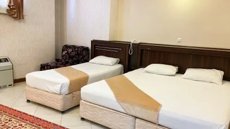 هتل ماهان اصفهان - اتاق 3 تخته (1 تخت 2 نفره و 1 تخت 1 نفره)