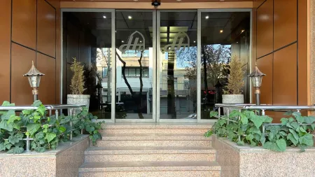 هتل ماهان اصفهان - نمای ورودی