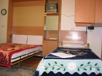 هتل مروارید اصفهان - اتاق 3 تخته (1 تخت 2 نفره و 1 تخت 1 نفره)