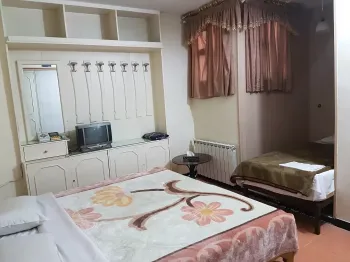 هتل مروارید اصفهان - اتاق 3 تخته (1 تخت 2 نفره و 1 تخت 1 نفره)