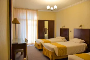 هتل مشهد تهران - اتاق 3 تخته