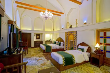 اقامتگاه سنتی میناس اصفهان - اتاق 3 تخته (1 تخت 2 نفره و 1 تخت 1 نفره)