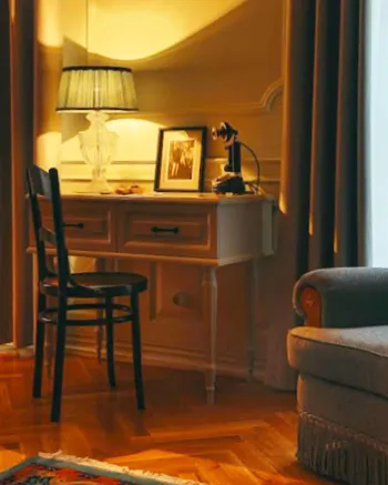 هتل نظامیه تهران - میزکار