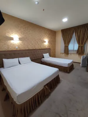 هتل نماز مشهد - اتاق 3 تخته (1 تخت 2 نفره و 1 تخت 1 نفره)